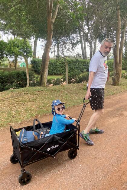 De la mano de su abuelo, Benito Fernández, Fermín causó sensación en el Este.