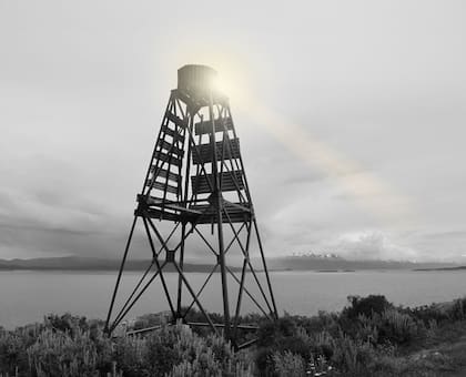 De la serie "Pharus", Torre de Ushuaia, en Tierra del Fuego