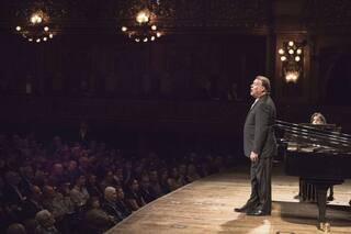 La excelencia del showman, en un recital a su medida