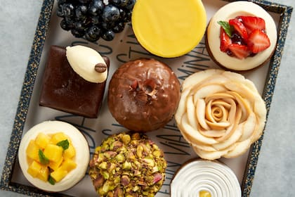 De las petit gâteau que prepara en su local, ninguna tiene crema pastelera