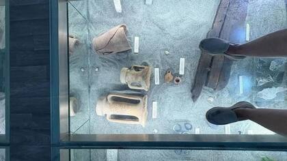 De las ruinas se recuperaron ánforas, monedas, lámparas de aceite y muchos otros objetos de uso cotidiano.