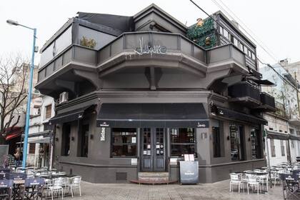 De los sándwiches a los cuadrados dulces, todo es tentador en Janio