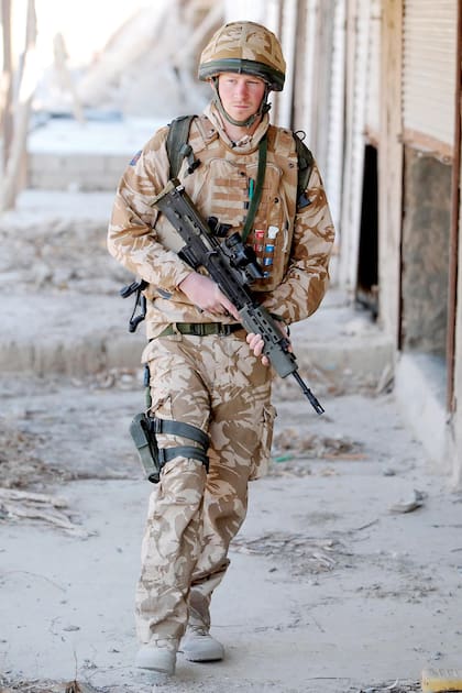 De misión militar en Afganistán, en 2008. El príncipe dijo sobre sus diez años en el ejército: “Sentí que realmente estaba logrando algo. Me sentí como si fuera parte de un equipo”.