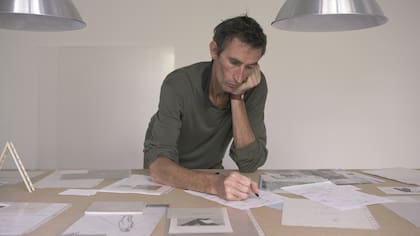 De origen belga, Francis Alÿs vive en México desde 1986