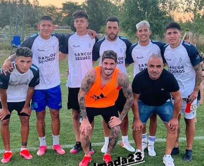 De Paul jugó un amistoso con otros jugadores argentinos en Cañuelas