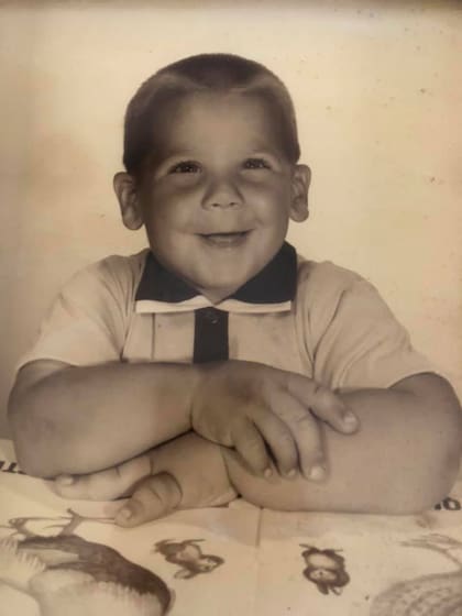 De pequeño llamó la atención por sus enormes extremidades.