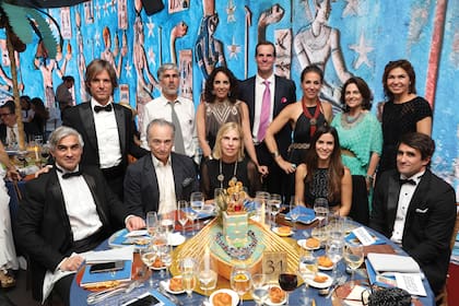 De pie: Sebastián Braun, Max Gómez Canle, Cecilia Perazzo, Santiago Fontán Balestra, Jimena Leiguarda, Paola Repetur de Elverdin y Teodelina Detry. Sentados: Eduardo Mallea,
Emilio Ocampo, Alejandra Hoeffner, María Florencia Machinea y Santiago Castro Píccolo