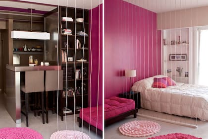 De piso a techo, la hilera de tiras de alambre cumple la función de dividir este monoambiente, ocupando el mínimo espacio posible