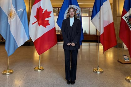 De su primer trabajo en una librería, a la campaña de Hillary Clinton.