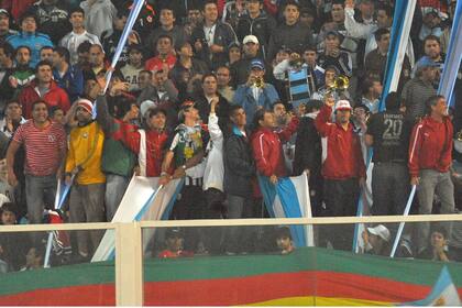 En Córdoba, con la remera de Brasil, estuvo Hierro Martins; en la otra punta, Bebote | Gentileza La Voz