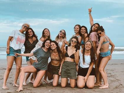 De vacaciones con sus amigas de la UCA.