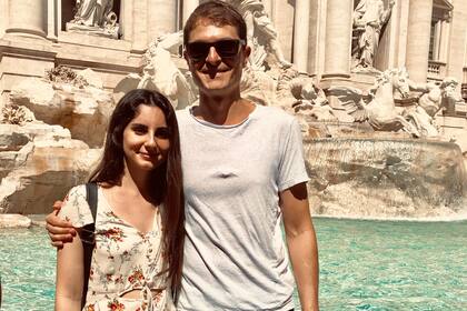 De viaje, juntos, en la Fontana de Trevi