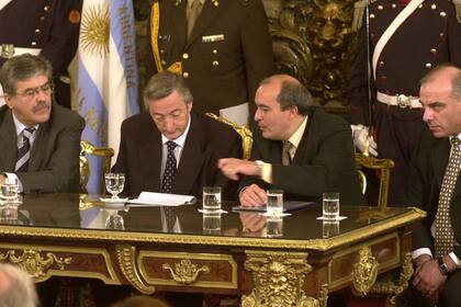 De Vido, Kirchner, José López y Uberti, en la Casa Rosada