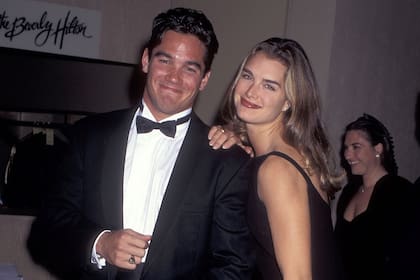Dean Cain y Brooke Shields, en 1995