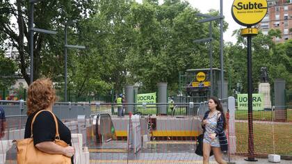 Debajo de la plaza Mitre, un rincón emblemático de Recoleta, funciona una de las nuevas paradas