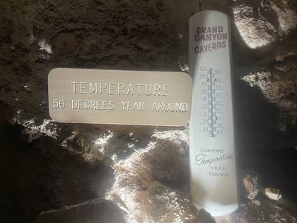 Debajo de la superficie, dentro de las cavernas del Gran Cañón se mantiene una temperatura de 14°C (Facebook/Grand Canyon Caverns & Resort)