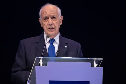 Lavagna: "Vamos a salir en la medida en que pongamos el hombro y en la medida en que seamos capaces de repartir de manera equitativa los costos de esta crisis"