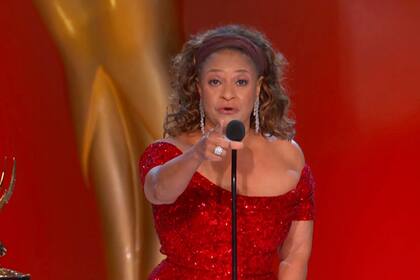 Debbie Allen -quien interpretó a una de las profesoras de la serie Fama- en la ceremonia de los premios Emmy 2021