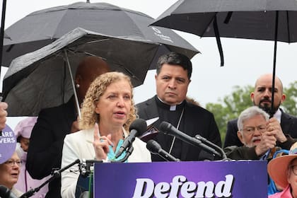 Debbie Wasserman Schultz buscará la reelección en una circunscripción creada para garantizar representación afroamericana