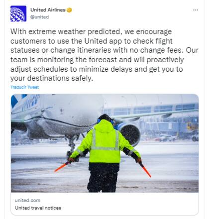 Debido a las condiciones climáticas extremas, United Airlines ofreció a sus pasajeros el cambio de boletos de forma gratuita