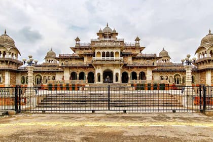 Debido a las lluvias en Jaipur, el Museo Albert Hall se inundó