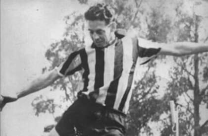 Debido a su capacidad para definir en las jugadas más difíciles fue apodado como "el verdugo"