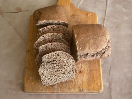 Debido al aporte de fibra dietética, el consumo de pan integral puede aportar a la reducción de insulina en pacientes diabéticos