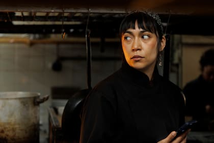 Débora Nishimoto, en Hija del fuego: la venganza de la bastarda