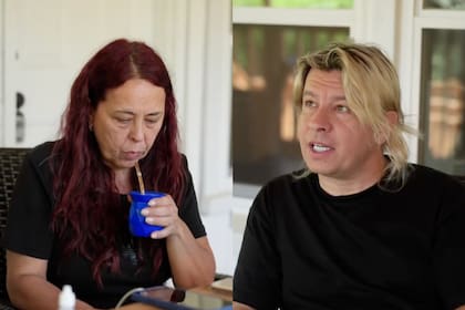 Débora Rey y Martín Verdi, la madre y el padre de Agustín Gentile, el argentino arrestado por el ICE que está en un centro de detención en el estado de Georgia.