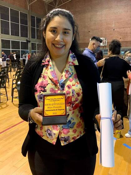 Débora salió mejor promedio de su camada