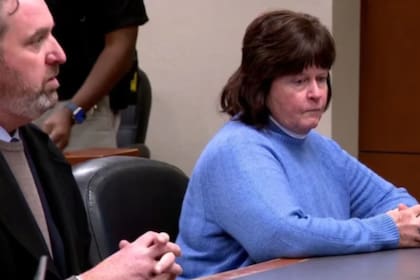 Debra tuvo que responder frente a la justicia de Estados Unidos