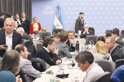 Debte en comisión en Diputados