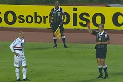 A Clemente le sacaron la roja en San Pablo