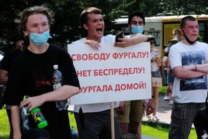 Decenas de miles de manifestantes han llenado las calles de Jabárovsk.