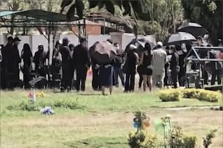 Lo que revela del mundo narco el funeral de El Mencho y el corrido mexicano cantado en vivo
