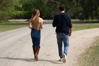 ...decidieron echar raíces en Argentina y comprar su propio haras en La Dolfina Ranch, que hoy consideran su hogar durante las largas temporadas que transcurren en el país.