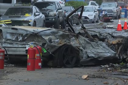 Decidieron evacuar el vecindario por el material peligroso desperdigado en el lugar