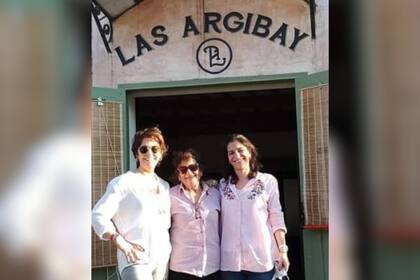 Decidieron visibilizar el pueblo que las vio crecer con un restaurante de campo y son furor