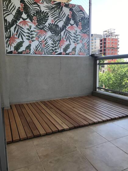Deck enrollable instalado en el balcón