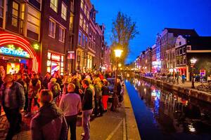 ¿Ciudad de la “droga y del sexo”? Harta, Ámsterdam transforma radicalmente su modelo turístico