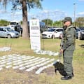 Una camioneta embistió a gendarmes, pero fue interceptada cuando trasladaba bloques de cementos rellenos de cocaína