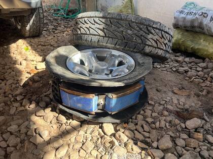 Decomisaron en Salta un cargamento de 110 kilos de cocaína que estaba oculto en los neumáticos de dos camionetas