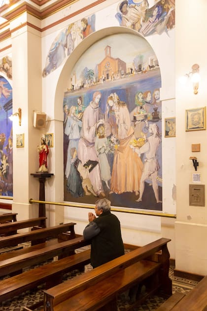 Dedicado a Santa Ana, el templo guarda uno de los tesoros más preciados de la pinacoteca argentina