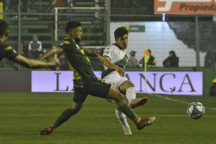 Una escena del partido del viernes entre Defensa y Justicia y Banfield. el último del ciclo de Crespo en el Taladro.