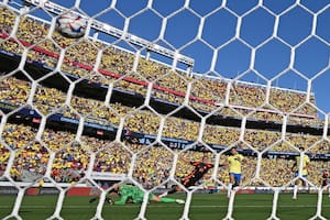 Colombia es la que samba, y el gigante Brasil sigue sin despertar... y chocará contra Uruguay