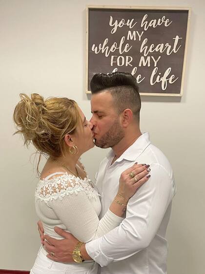 Deivy Alemán Oropesa está casado con la ciudadana estadounidense Yisel Miguel Sarduy, con quien tiene una hija en común de dos años