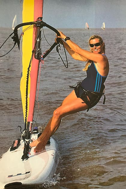 Dejó el
modelaje para
dedicarse de lleno a los deportes.
Es ex campeona
argentina de
windsurf