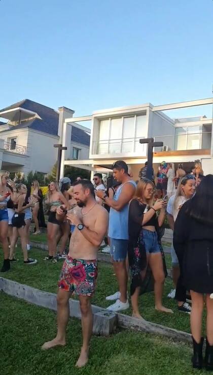 Del evento participaron 70 personas. Fiesta clandestina en Nordelta.