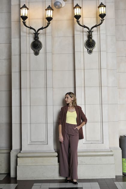 Del lado de la ley, suelen convocarla para interpretar personajes ligados a la autoridad policial o judicial