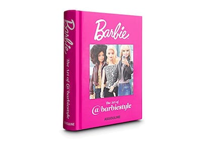 Del libro "The Art of Barbie Style" participaron Yves Saint Laurent, Karl Lagerfeld y Calvin Klein entre más de 100 diseñadores, fotógrafos y artistas